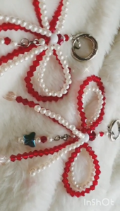 Móc Khóa Nơ Pha Lê Đỏ Trắng – Charm Treo Túi Balo Cặp Hộp Bút Cute Handmade