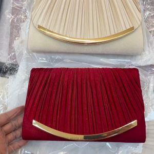 Tas Pesta Wanita Elegant Mewah Clutch Bag Tali Rantai Motif Lipit Kerang Tiram Mutiara Warna Merah Apricot Aksen Penutup Gold 2435