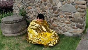160*210CM Emergency Survival Blanket Waterproof Thermal Blanket Rescue Sunscreen Insulation SOS Sleeping Bag Survival Tent Outdoor Camping
