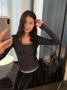 เสื้อยืดถักสีบล็อก Pusumede สำหรับผู้หญิง แขนยาว คอกลม ทรงสลิมฟิต เสื้อชั้นในผ้าฝ้ายผสมโพลีเอสเตอร์ ฤดูใบไม้ผลิ 2025