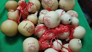Quả bầu hồ lô thật hình Bát Quái phong thủy treo xe dây đỏ