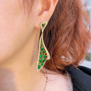 SEQUITO Brand New Trendy Design Women Jewelry Yellow Gold Plated Inlay Cubic Zircon Setting Green Stone Scarf Shape Symmetric Drop Dangle Long Earrings for Prom Party SE752
