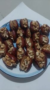TÁO TÂN CƯƠNG KẸP PHÔ MAI MIX HẠT ĐIỀU ( CÓ HỘP ĐỂ TẶNG TẾT)