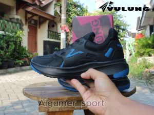 SEPATU SPORT PRIA DAN WANITASNEAKERS VULUNG LOW CUOPLEJOGINGSEKOLAHKERJASANTAIOLAHRAGA SEPATU HITAM