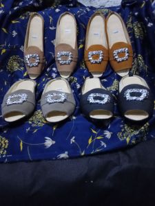 Sepatu sandal safari