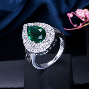SEQUITO High Grade Women Wedding Band Jewelry Hand Inlaid Big Green Water Drop Cubic Zirconia Stone Silver Plating Classic Finger Ring for Engagement Banquet SR121