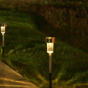 DayWalkers ไฟสนามหญ้าพลังงานแสงอาทิตย์สนามค่ายไฟแนวตั้งสวนไฟสนามหญ้าพลังงานแสงอาทิตย์ จัดส่งตลอด 24 ชม