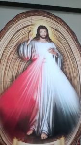 Tranh gỗ laminate in hình “Chúa thương xót” 20x30(cm) màu nâu đậm quà tặng công giáo