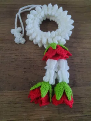 พวงมาลัยถักโครเชต์ crochet (ดอกปลายแหลม) พวงมาลัยห้อยกระจกรถ