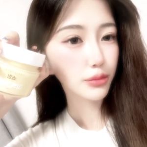 💕ครีมหน้าสด ลาเบลยัง💕 labelyoung Shocking whitening cream pack 50ml. ครีมบำรุงผิวหน้า นำเข้าจากเกาหลี ขาวใส กระจ่างใส