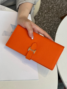 Fashionable Long Wallet for Women Pure Cowhide Top Layer Buckle Closure Multifunctional 2023 New Design Foldable High-End Handbag