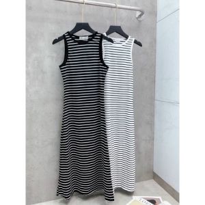 Đầm Nữ Sang Chảnh Họa Tiết Kẻ Ngang Dáng Dài Ôm Body Quyến Rũ LCXV44