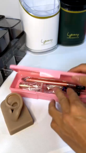 Bộ lấy ráy tai 8 món có đèn led – dễ dùng an toàn cho cả gia đình – thiết kế thông minh tiện lợi