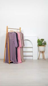 IIN BUSANA Azalia: Gamis Remaja Simpel Elegan Polos & Mix Brokat