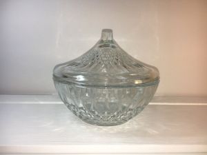 THỐ THỦY TINH CÓ NẮP (đường kính 10cm)