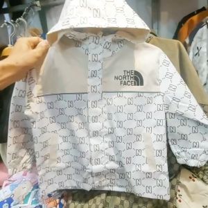 Áo khoác gió bé trai size đại Áo gió cho bé 5-12 tuổi 2 lớp in chữ N và B kiểu dáng thời trang hàng Quảng Châu