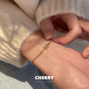 สร้อยข้อมือเหล็กไทเทเนียมผูกทองซากุระสําหรับผู้หญิงสไตล์เรียบง่ายเรียบง่ายการออกแบบที่ไม่ซ้ํากันเครื่องประดับมือสําหรับนักเรียน