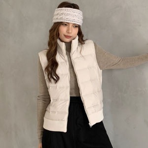 HaiSen Island New Womens down Vest High-End White Duck down Fleece Lined Removable Hood Casual Style Mid-Thick Warm Coat