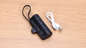 PowerBank 5000mAh Mini Power Bank Type-C iOS Fast Charging Wireless PowerBank Built In Cable