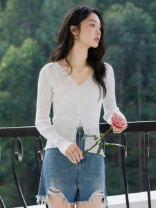 Vimly | Áo Cardigan Len Dệt Kim Form Ôm Tay Dài Cổ V Thiết Kế Tai Gỗ cho Nữ