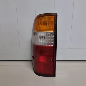 ไฟท้าย ฟอร์ด เรนเจอร์ (Ford Ranger) ปี 1998-2002 3สี พร้อมขั้วไฟและหลอดไฟ ยี่ห้อ ตราเพชร Diamond