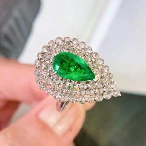 Montagne Jewelry 18k Pure White Gold Ring 1.36 Carat Diamond Inset Fine Jewellery Natural 1.41 Carat Emerald Ring