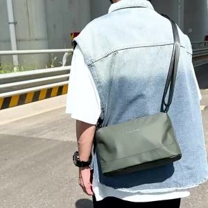 Beg Utusan Lelaki Bera Santai Moden Versi Korea Beg Bahu Bera Kalis Air Banyak Lapisan Asing Beg Galas Berkapasiti Besar 2024 Baru