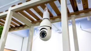 【Free Shipping】E27 bulb Surveillance camera V380 bulb camera 1080P HD rotatable 360° night vision full-color 8MP tracking camera Automatic wireless outdoor indoor camera bulb App