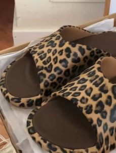 พร้อมส่งจากไทย TX635 รองเท้าแตะพิมพ์ลายเสือดาว แฟชั่นฤดูร้อน หนา1นิ้ว สำหรับผู้หญิง