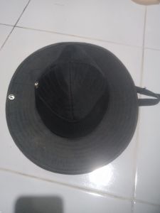 Topi Lebar