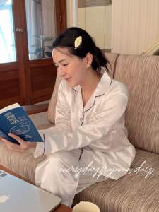 พร้อมส่งชุดนอนสีพื้นแขนยาวขายาวเนื้อผ้าซาตินเกรดพรีเมี่ยม เหมาะกับผู้มีผิวแพ้ง่ายไม่คันไม่ร้อนค่ะ