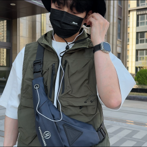 เหมาะกับทั้งชายและหญิง กระเป๋าสะพายข้างผู้ชาย มัลติฟังก์ชั่น กันน้ำ ทำจากวัสดุ Oxford