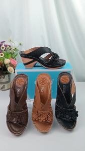 OXXO รองเท้าเพื่อสุขภาพ รองเท้าแตะส้นสูงแบบสวม งานเย็บมือทนทาน สวมใส่สบาย น้ำหนักเบามาก สูง3นิ้ว 1A6176