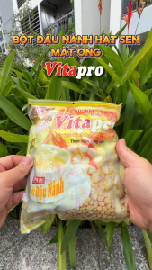 Bột đậu nành hạt sen mật ong Vitapro Làm 100% Từ Đậu Nành Nguyên Chất Cung Cấp Đầy Đủ Dưỡng Chất Phù Hợp Với Mọi Người Dùng 420gr Ngũ Cốc Vitapro