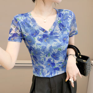 Yimei Áo thun làm đẹp ngọt ngào in lưới co giãn cao thời trang mùa hè 2025 áo Áo lớn thời trang giảm béo cổ chữ V tay ngắn