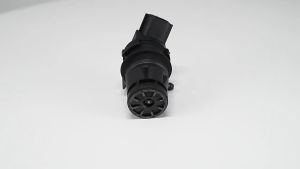 Windshield Washer Motor Pump for TOYOTA VIOS HILUX INNOVA RAV COROLLA ALTIS FORTUNER CAMRY MAZDA 2 3 G22C-67-482/85330-21010