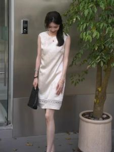 Elegant Chinese Style White Rice Sleeveless Backless Dress for Women High Waist Midi Summer Prom Gown with Flag Design