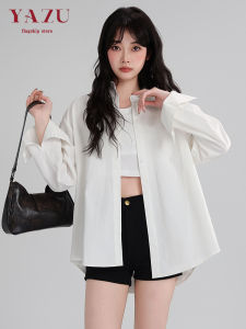 เสื้อเชิ้ตแขนยาวสีขาวสไตล์ลำลองสำหรับผู้หญิงในช่วงฤดูใบไม้ผลิ ทรงหลวมๆ ที่สวมใส่ได้หลากหลาย ดีไซน์เรียบง่าย สัมผัสระดับไฮเอนด์ เสื้อตัวบน