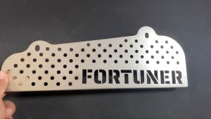 Toyota Fortuner ตะแกรงกันหนู - แผ่นกันหนู Toyota fortuner ตะแกรงกันหนู โตโยต้า ฟอร์จูนเนอ แผ่นสแตนเลส กรองอากาศ แอร์ V2