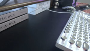 🇸🇬 [EWEADN] TK100 Punk Typewriter Mechanical Gaming Keyboard 104 Keys with LED Backlight USB Wired Keyboard