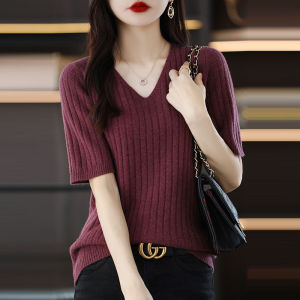 เสื้อยืดแขนสั้นคอวีผ้าไหมน้ำแข็งไซส์ใหญ่ เสื้อผ้าทำงานสไตล์เกาหลีสำหรับผู้หญิง ฤดูร้อน 2023 เสื้อผ้าทำงานทรงหลวม