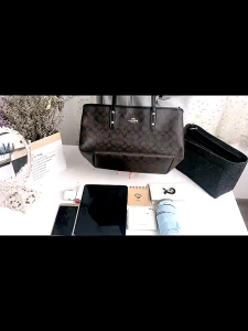 กระเป๋าผ้าสักหลาดสำหรับ กระเป๋าถือ กระเป๋าเครื่องสำอางค์พกพามีช่องใส่ของด้านในกระเป๋าเครื่องสำอาง