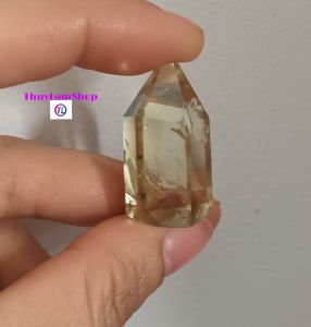 Trụ đá thạch anh vàng thiên nhiên mini để bàn học bàn làm việc size 1.5*3.5cm