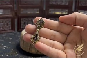 Móc Khóa Mặt Dây Chuyền Phật Giáo Pháp Khí Mật Tông Chày Kim Cương 4 Cạnh Tròn Bằng Đồng Thau - Đồ Đồng Thuận Tâm