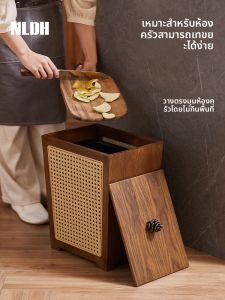 ถังขยะไม้ทรงสี่เหลี่ยมพร้อมฝาสำหรับใช้ในบ้าน ห้องน้ำ ห้องนอน ห้องครัว ทำจากไม้ไผ่ เหมาะสำหรับทุกห้องในบ้าน ความจุ 14 ลิตร