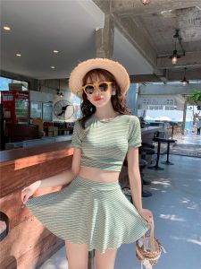 Jqk ชุดว่ายน้ําเสื้อ+กระโปรงลายเก๋ๆ รุ่น0181