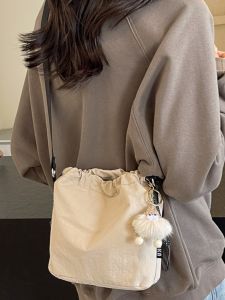 Lightweight for Summer Crossbody Small Bag for Girls 2024 New Arrival Fashion All-Match Shoulder Bag Popular Bucket Bag Mobile Phone Bag