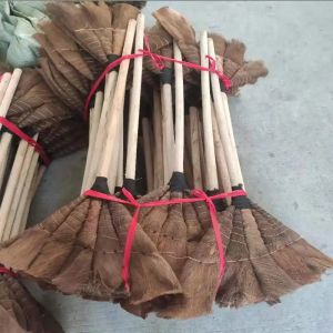 Large Size Bamboo Broom for Outdoor Courtyard Old Style Long Handle Street Sweeping Household Cleaning Tool Natural Plant Material