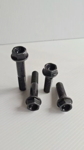 น็อตร้อยเครื่อง น็อตร้อยหูเครื่อง (ตัวสั้นข้างขวา) วงกลมหมายเลข12 จากภาพประกอบรูปสุดท้าย