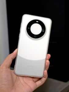 Ultra-Thin Transparent Soft Silicone Case for Huawei Mate60Pro Mate50 Full Coverage Anti-Fall Protection for Men And Women